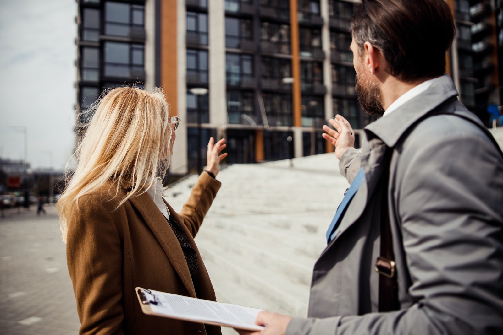 How to Choose the Right Real Estate Agent: A Homebuyer's Guide