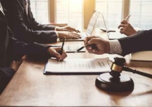 Navigating the Legal Maze After an Auto Accident