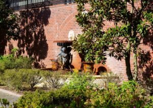 How to Incorporate Outdoor Wall Fountains in Small Spaces