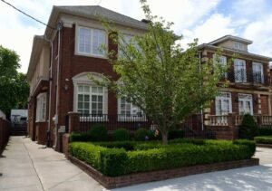 The Benefits of Selling Your Two-Story House in Any Condition for Cash