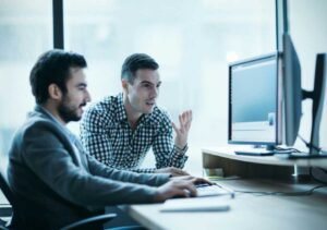 Guide to Choosing the Right FSM Software for Your Business