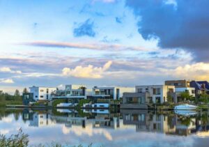 The Rising Popularity of Waterfront Lifestyle