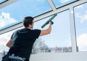 The Top Advantages of Hiring a Professional Commercial Window Cleaning Service