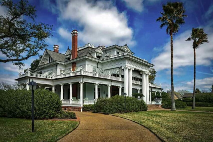Questions to Ask Your Roofing Contractor Before Replacement