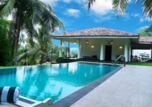 Finding the Perfect Luxury Homes with Pools with a Realtor's Help