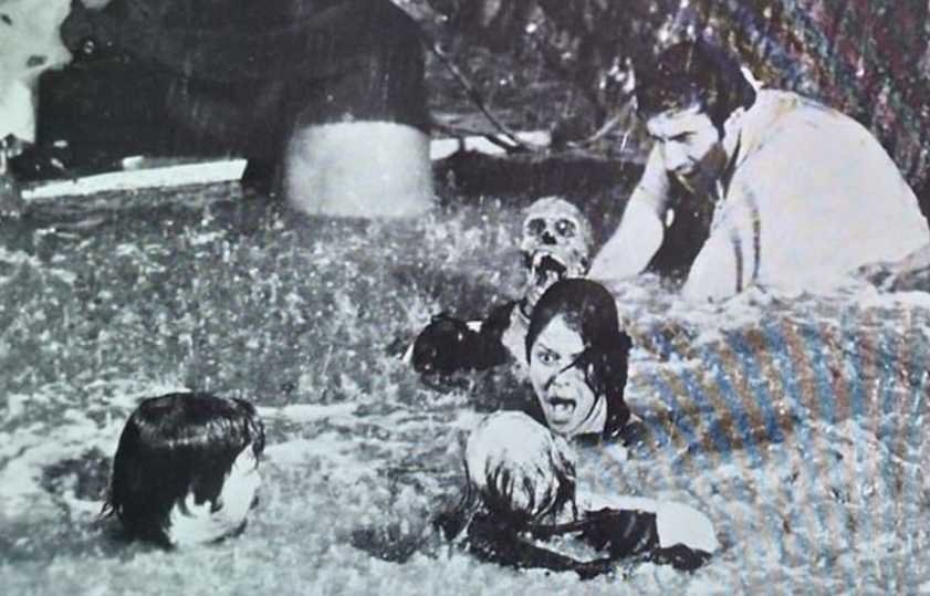 why did poltergeist use real skeletons