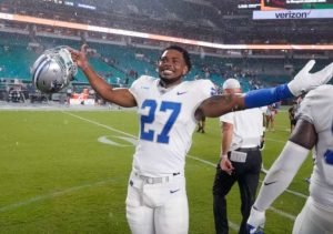 is elijah metcalf related to dk metcalf